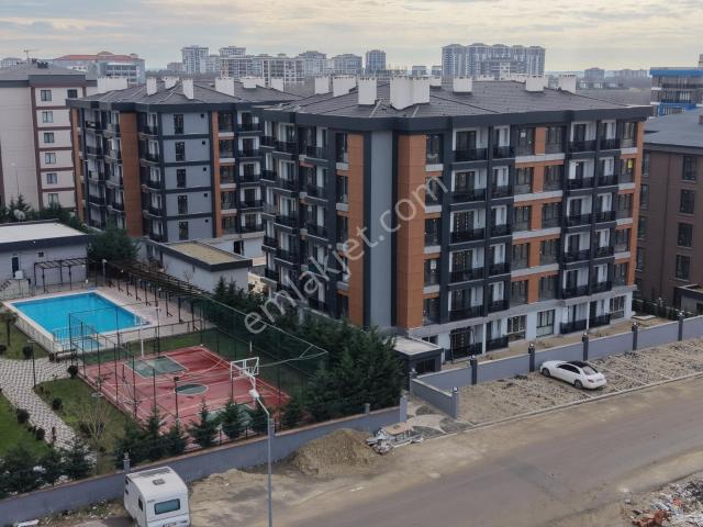 Vardan Çerkezköy Cumhuriyet Tepe Mevkii 1+1 Sitede Kiralık Daire