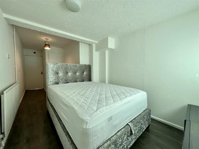 Vardon Road, Stevenage 1 bed in a house share to rent £850 pcm £196 pw