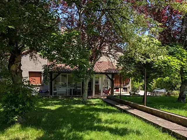 Varen 82330 Achat / Vente maison 6 pièces t6 au dernier étage jardin
