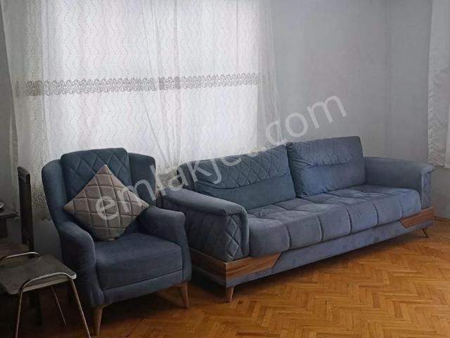 Varinli Caddesi'nde 2+1 Geniş Satılık Daire