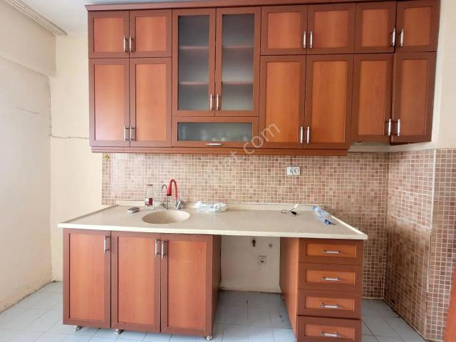 Varlık Mahallesi Merkezi Konumda Ayrı Mutfaklı 3+1 Kiralık Daire