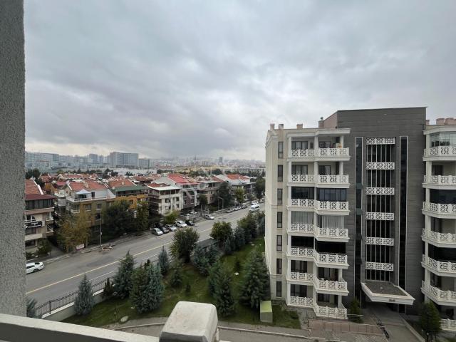 Varlık Mahallesinde Çınar Konakları 4+1 Kiralık Daire
