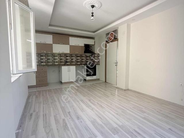 Varsak Aktoprakta Tranvaya Yürüme Mesafesinde Katta Kiralık 2+1