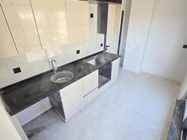 VARSAK KARŞIYAKA'DA 2+1 90M2 ÇİFT BALKON AYRI MUTFAK SIFIR DAİRE