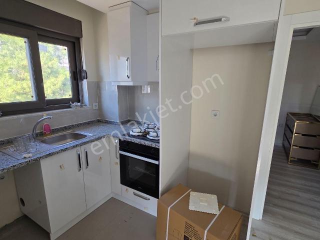 Varsak Karşıyakada Kısmi Eşyalı Sıfır 1+1 Kiralık Daire