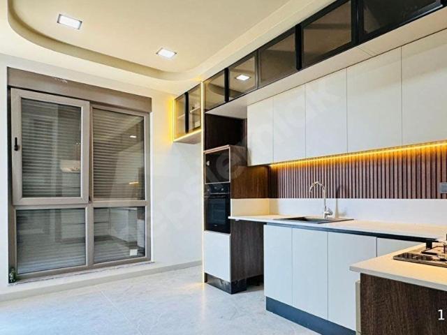 VARSAK KARSİYAKA MAHALLESİ HAVUZLU SİTE İÇİ ULTRA LÜKS 3+1 130M2