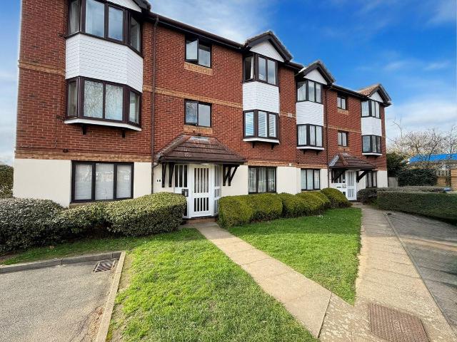 Varsity Drive, Twickenham TW1, 2 bed flat to rent, £1,600 pcm | PrimeLocation