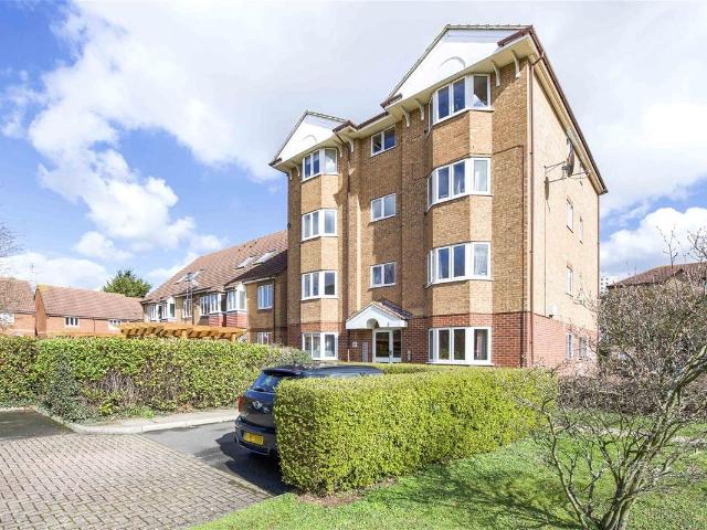 Varsity Drive, Twickenham TW1, 2 bed flat to rent, £1,750 pcm | PrimeLocation