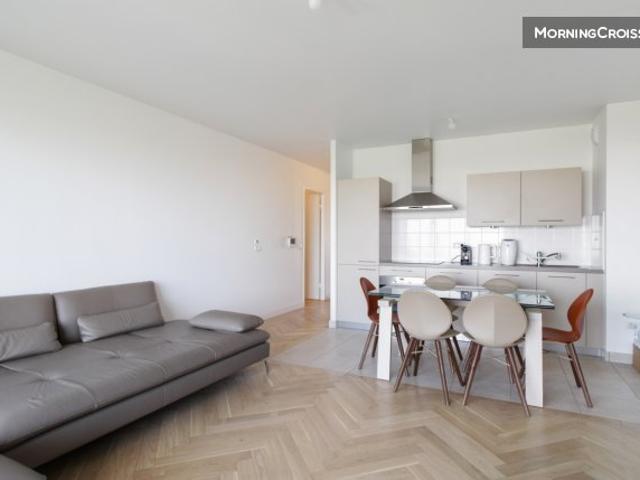 Vaste T4 avec terrasse proche Paris