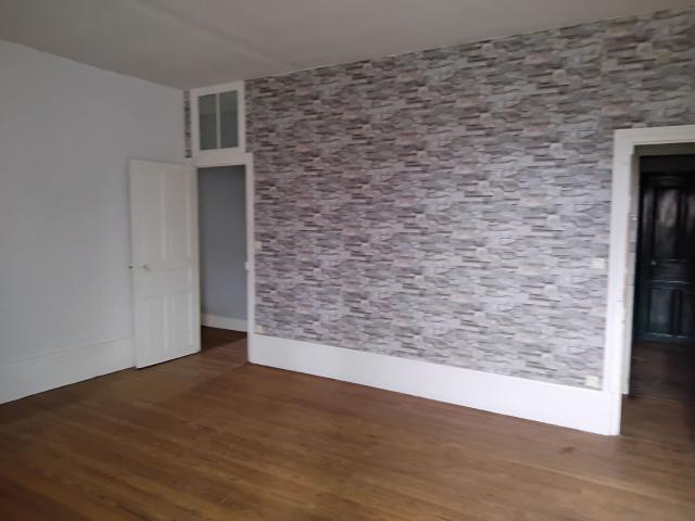 Vaste appartement 100 m² centre ville AUTUN, Autun