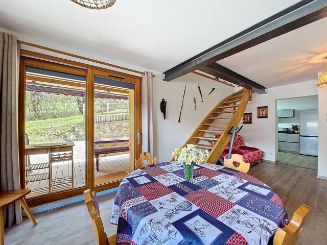 VASTE APPARTEMENT A 200M DE LA STATION 1400