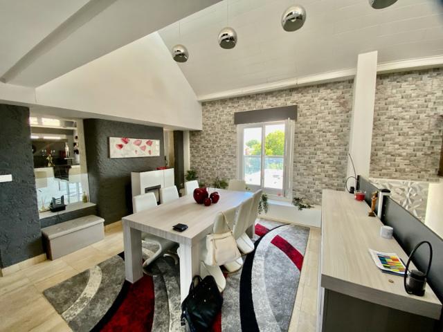 VASTE APPARTEMENT EN DUPLEX EN VENTE À MAUBEUGE AVEC GARAGE