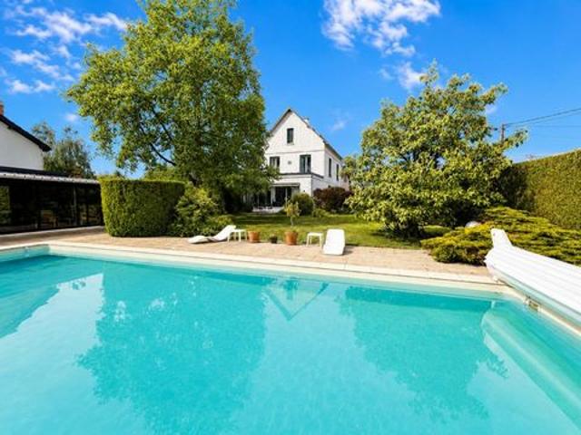 Vaste et belle maison de plus de 200 m² sur une parcelle de 1000 m²