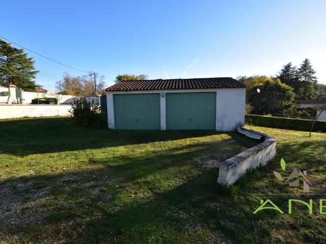 Vaste Plain Pied et terrain constructible Pumoyen 131m² Puymoyen