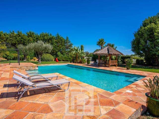 Vaste propriété de charme entre Mougins et Valbonne 278m² Mouans Sartoux