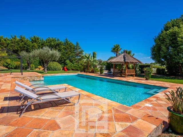 Vaste propriété de charme entre Mougins et Valbonne