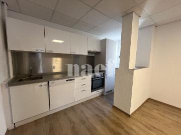 Vaste studio rénové au centre ville