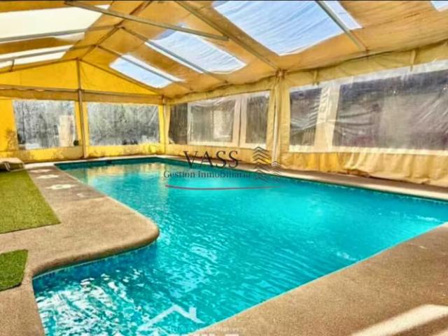 VASS vende casa con cabañas 9D 7B en Av. Granizo. Olmué | 9 dormitorios por 280000. 00 en Olmué