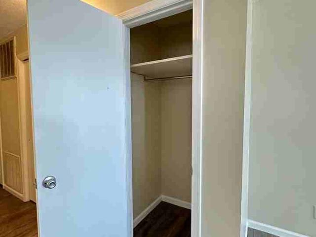 VAT1240/1242 2 Bedroom Apartment for Rent at Centre Pkwy, Lexington, KY 40517