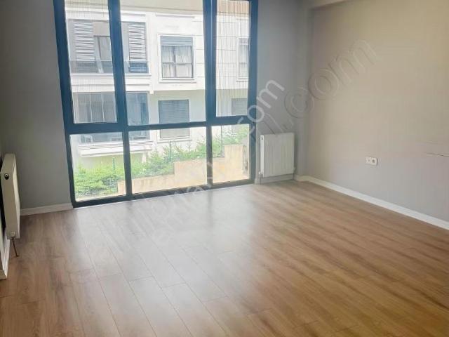 Vatan Caddesi Üzeri Kiralık 2+1 Daire 100m², Havuzlu Site