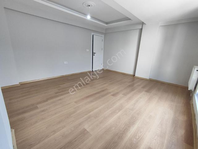 Vatan Mahallesi Devlet Hastanesine Yürüme Kiralık 2+1 Daire