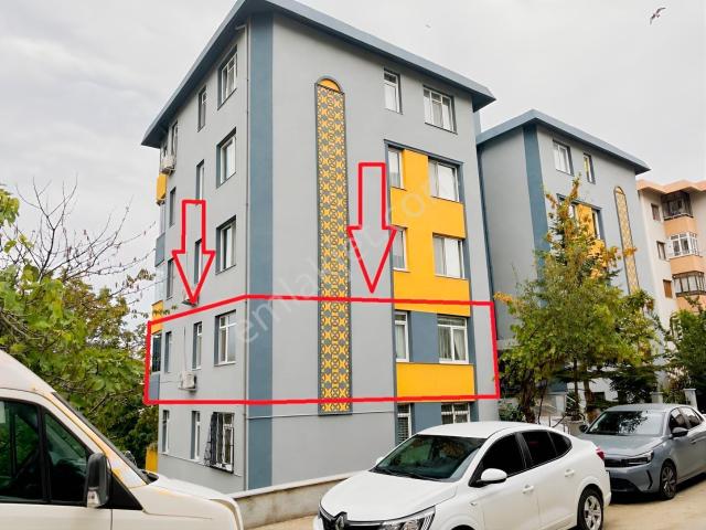 Vatan Mahallesinde 100. Yıl Alt Yol Satılık 3+1 Daire