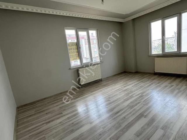 Vatan Mahallesinde 3+1 Satılık Yüksek Giriş Daire