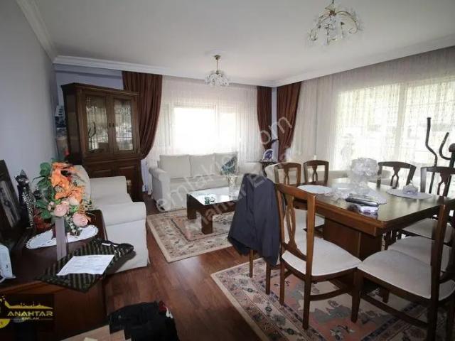 Vatan Mahallesi'nde, Bankacılar Sitesi'nde Satılık 3+1 Daire