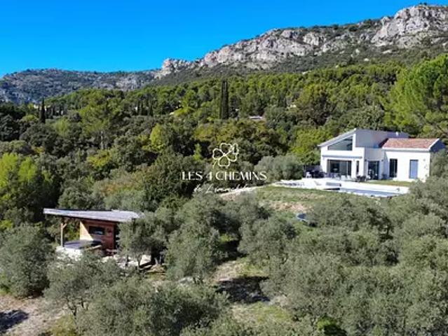 Vauvenargues 13126 Achat / Vente maison 5 pièces t5 au dernier étage terrasse