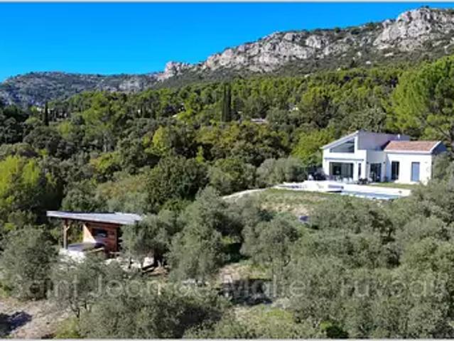 Vauvenargues 13126 Achat / Vente maison 5 pièces t5 piscine parking