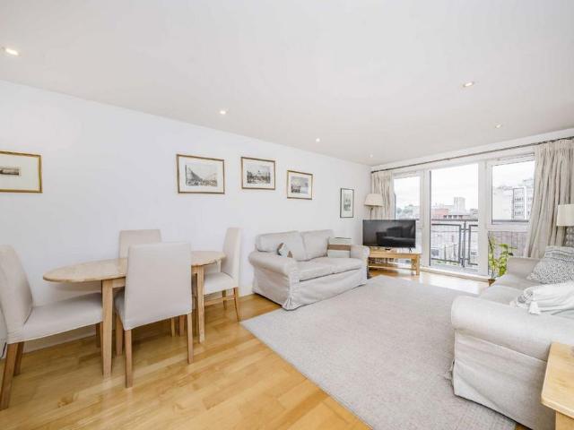 Vauxhall Bridge Road, London SW1V 2 bed flat to rent £3,250 pcm £750 pw