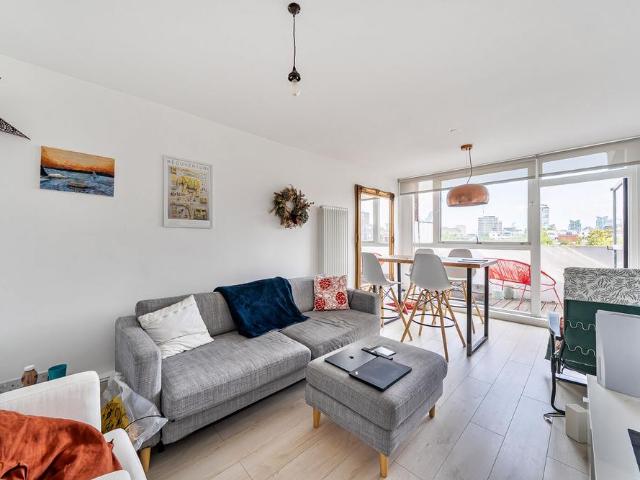 Vauxhall Bridge Road, Pimlico. 2 bed flat to rent £3,900 pcm £900 pw