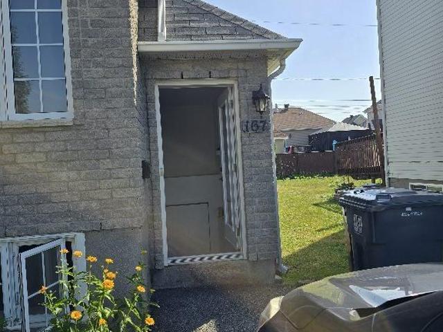 VAUDREUIL/SOULANGE 3/12 semi sous sol d'un bungalow