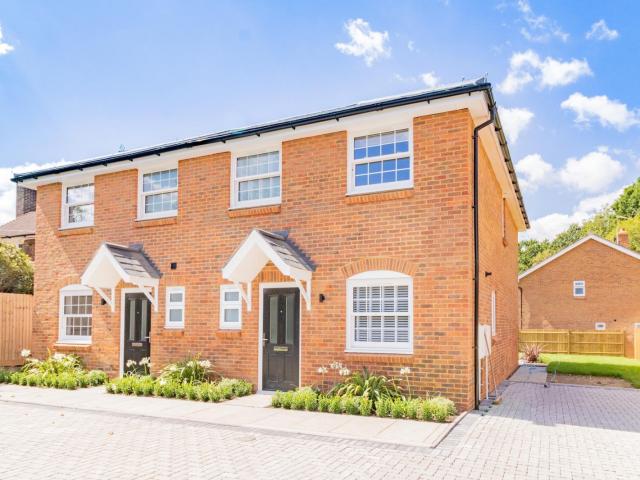 Vaughan Copse, Brighton Road, Mannings Heath, Horsham, RH13