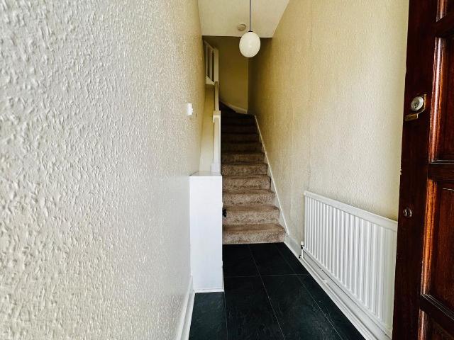 Vaughan Gardens, Ilford IG1, 2 bed flat to rent, £1,800 pcm | PrimeLocation