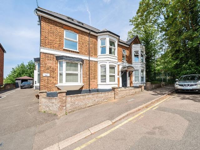 Vaughan Road, Harpenden AL5, 1 bed flat to rent, £1,450 pcm | PrimeLocation