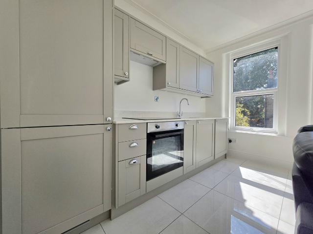 Vaughan Road, London SE5, 1 bed flat to rent, £1,500 pcm | PrimeLocation