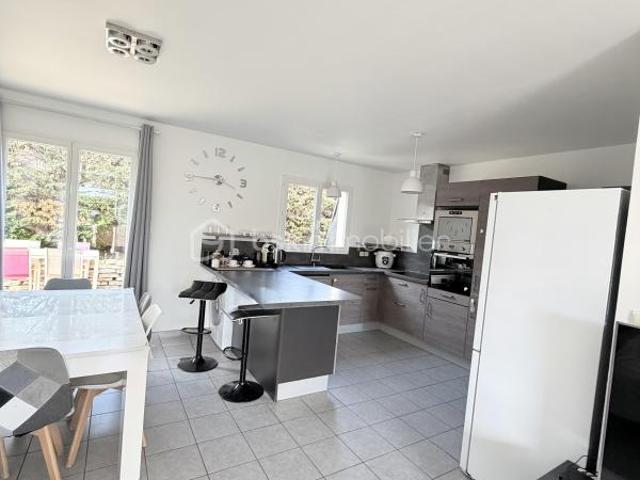 Vaugneray maison familiale type 5 avec terrain 475 M2