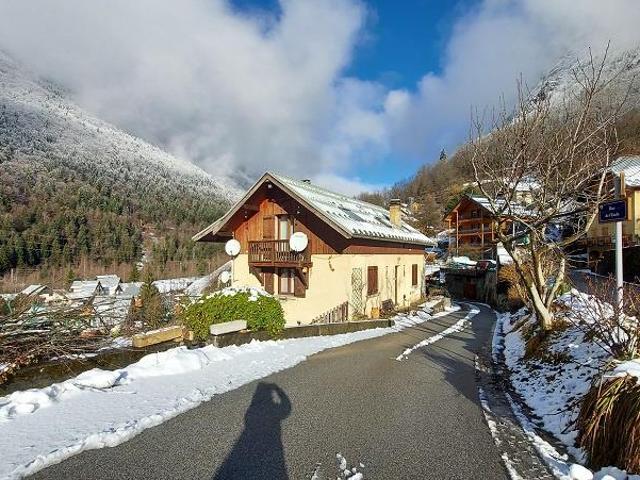 Vaujany Maison Avec Deux Appartements Et Double Garage 160m² Vaujany
