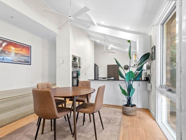 Vaulted Ceilings, In Court Location