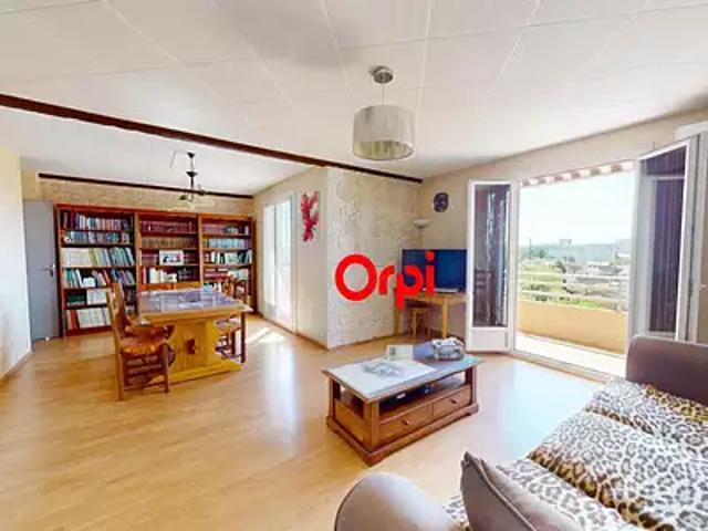Vaulx en Velin 69120 Achat / Vente appartement 4 pièces t4 au dernier étage cave