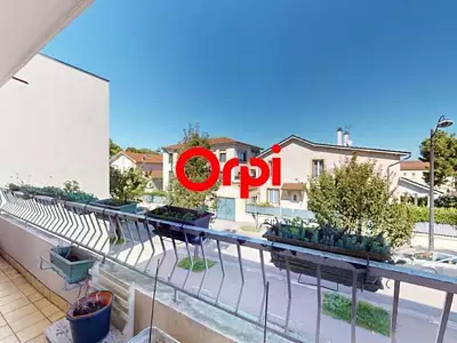 Vaulx en Velin 69120 Achat / Vente appartement 4 pièces t4 cave balcon