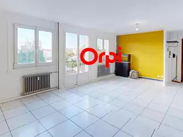 Vaulx en Velin 69120 Achat / Vente appartement 5 pièces t5 cave
