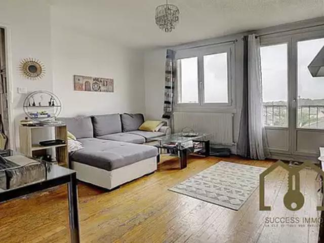 Vaulx en Velin 69120 Achat / Vente appartement 3 pièces t3 au dernier étage parking