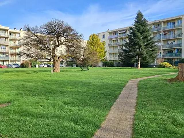 Vaulx en Velin 69120 Achat / Vente appartement 3 pièces t3 balcon