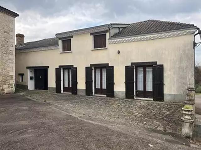 Vaunac 24800 Achat / Vente maison 4 pièces t4 au dernier étage