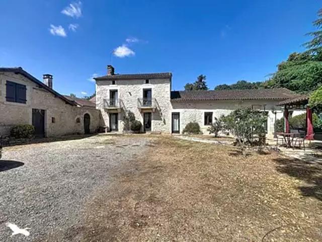 Vaunac 24800 Achat / Vente maison 4 pièces t4 au dernier étage parking