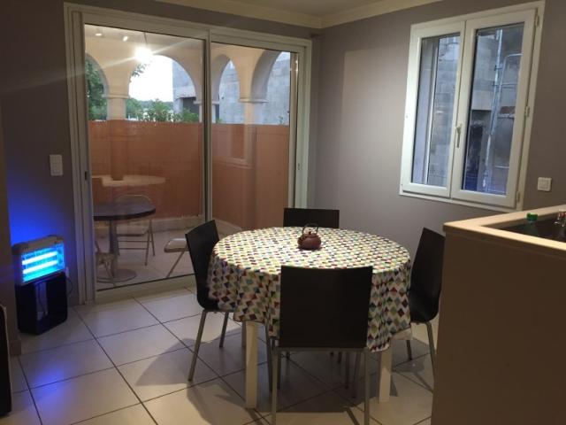 Vaunage, appartement de standing 2 chambres, terrasse, parking