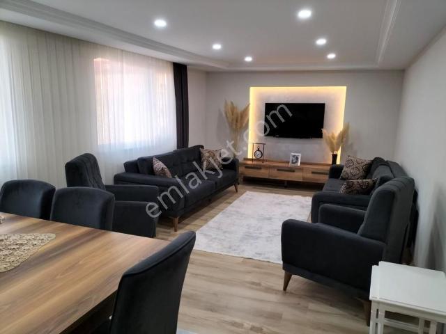 Vavien Emlak'tan Asansörlü, Doğalgazlı Merkezde Kiralık Daire