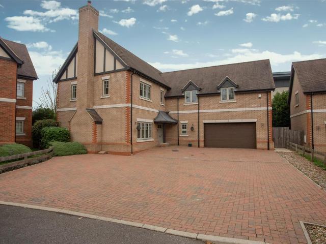 Vawser Crescent, Peterborough PE3 5 bed detached house to rent £2,750 pcm £635 pw